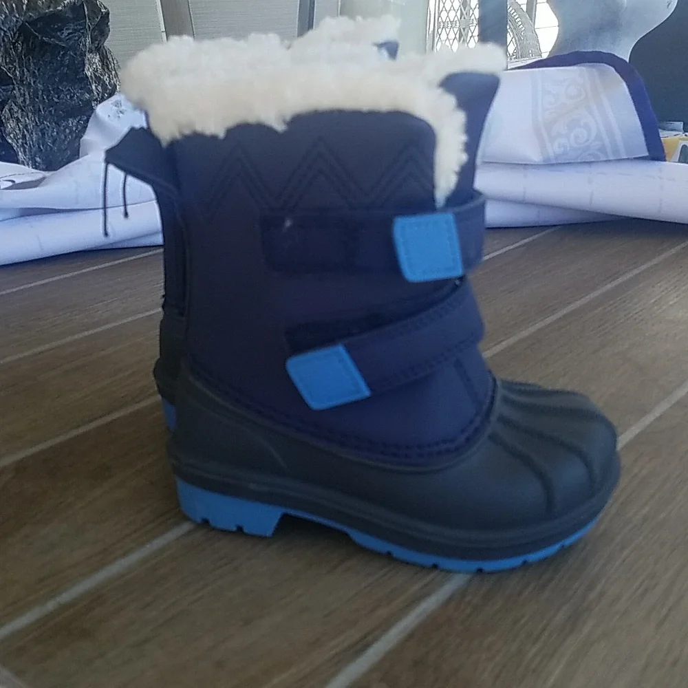 Cat & Jack Snow Boots - Picture 1 of 6